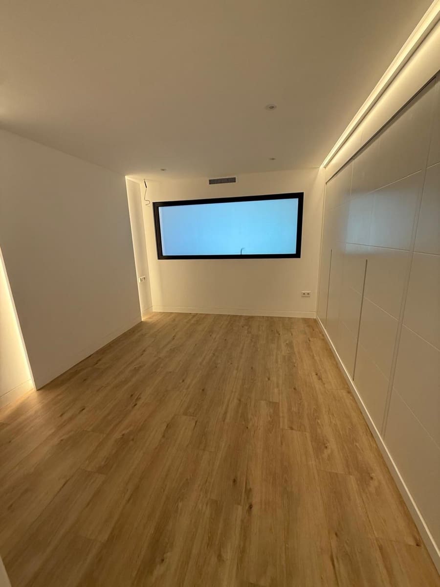 3 soverom Leilighet til salgs i Nueva Andalucia med garasje - € 690 000 (Ref: 9976222)