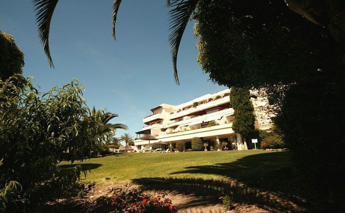 3 soverom Leilighet til salgs i Nueva Andalucia med garasje - € 690 000 (Ref: 9976222)