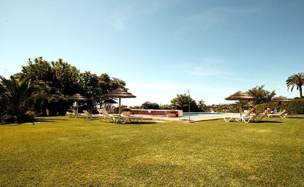 3 soverom Leilighet til salgs i Nueva Andalucia med garasje - € 690 000 (Ref: 9976222)