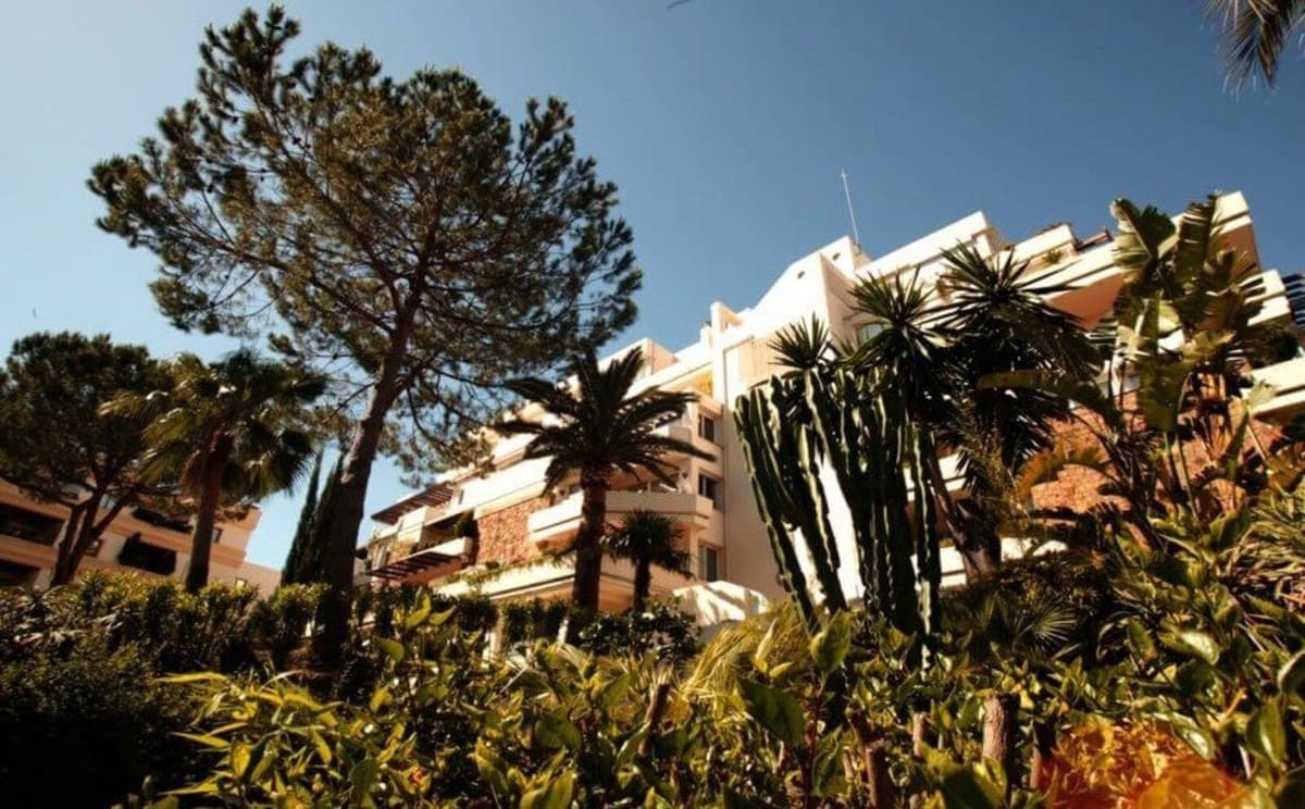 3 soverom Leilighet til salgs i Nueva Andalucia med garasje - € 690 000 (Ref: 9976222)