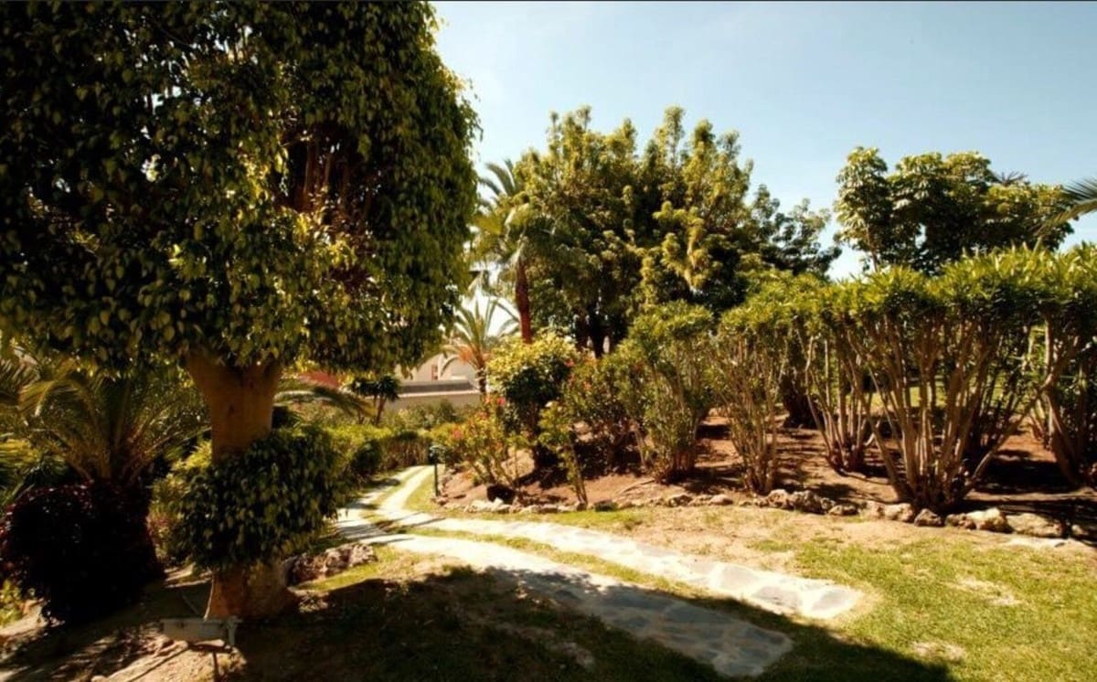 3 soverom Leilighet til salgs i Nueva Andalucia med garasje - € 690 000 (Ref: 9976222)