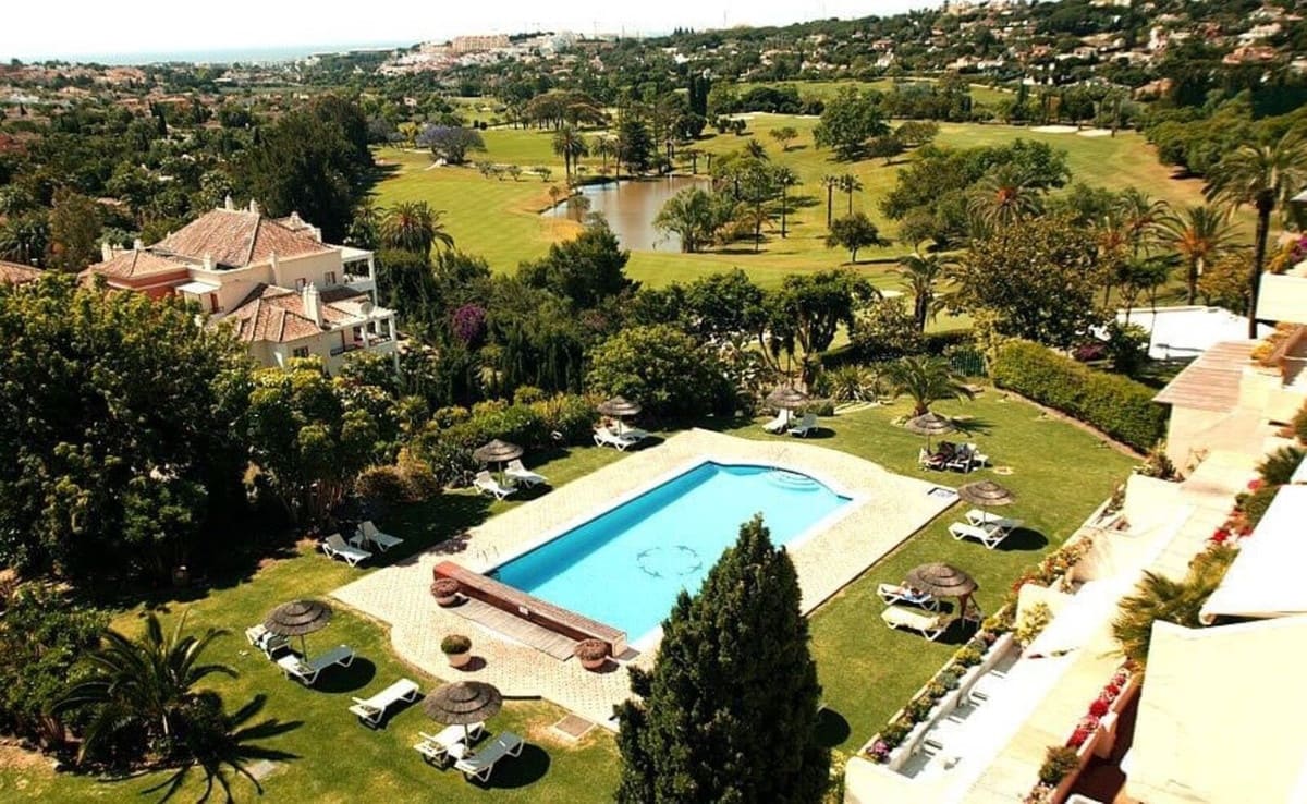 3 soverom Leilighet til salgs i Nueva Andalucia med garasje - € 690 000 (Ref: 9976222)