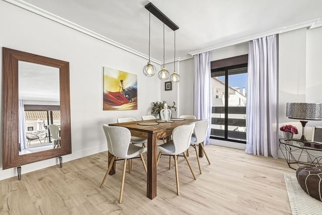 Apartamento de 3 habitaciones en Nueva Andalucia, Marbella en venta con piscina - 655.000 € (Ref: 9976223)