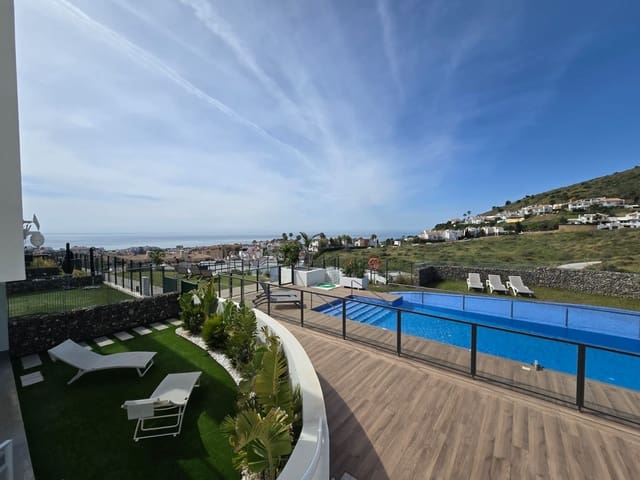 3 soverom Kjedet enebolig til salgs i Riviera del Sol, Mijas med svømmebasseng - € 650 000 (Ref: 9976224)