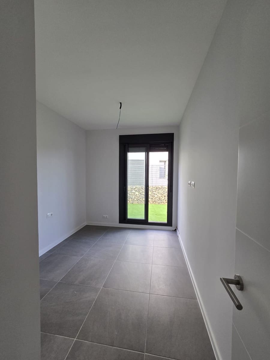 3 soverom Kjedet enebolig til salgs i Riviera del Sol med svømmebasseng - € 650 000 (Ref: 9976224)