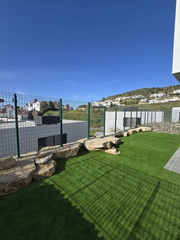 3 soverom Kjedet enebolig til salgs i Riviera del Sol, Mijas med svømmebasseng - € 650 000 (Ref: 9976224)