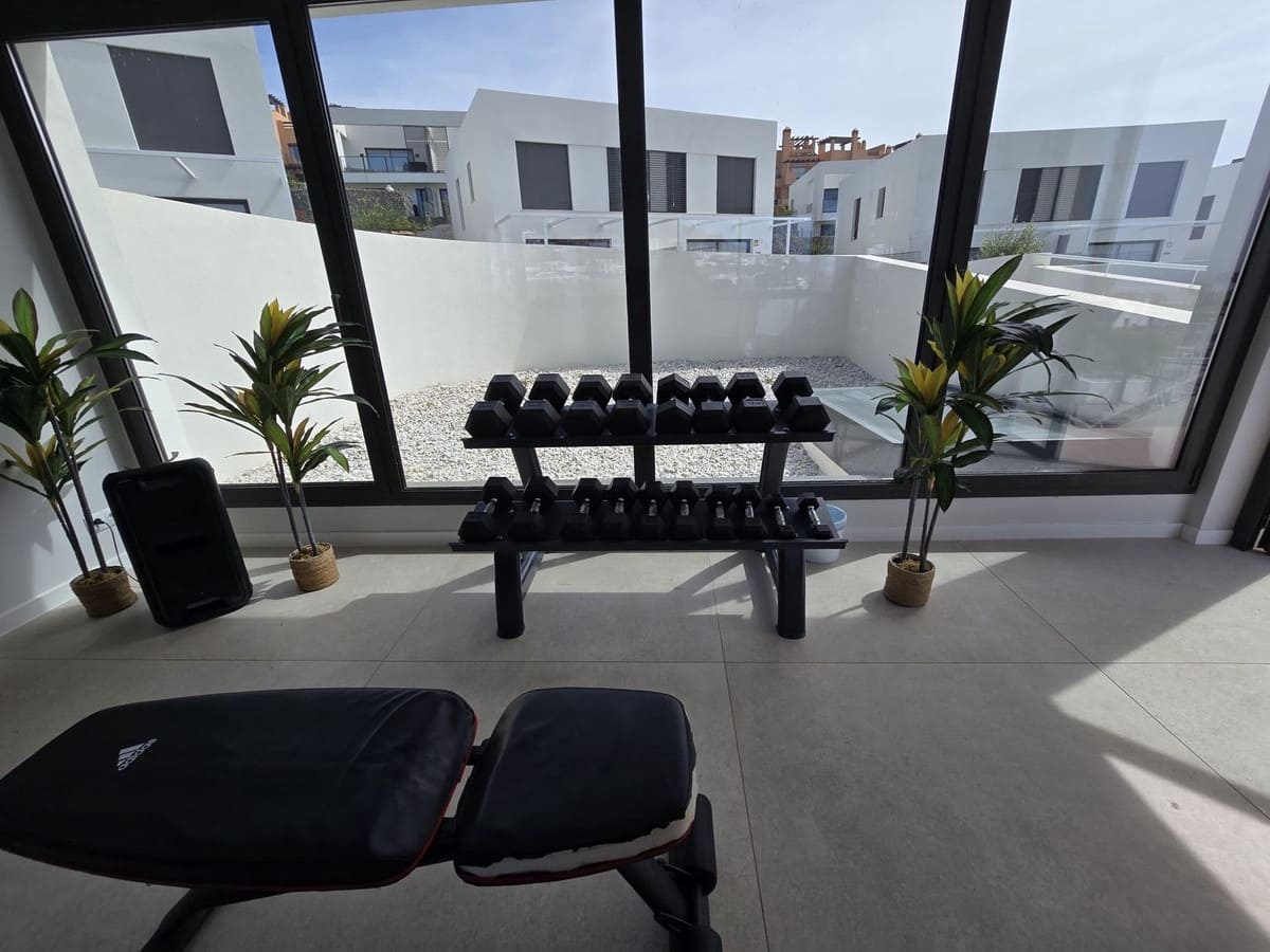 3 soverom Kjedet enebolig til salgs i Riviera del Sol med svømmebasseng - € 650 000 (Ref: 9976224)