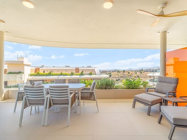 2 soveværelse Lejlighed til salg i Fuengirola med swimmingpool - € 695.000 (Ref: 9976226)