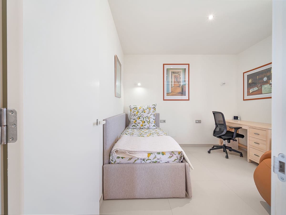 2 soveværelse Lejlighed til salg i Fuengirola med swimmingpool - € 695.000 (Ref: 9976226)