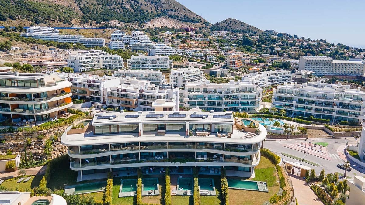2 soveværelse Lejlighed til salg i Fuengirola med swimmingpool - € 695.000 (Ref: 9976226)