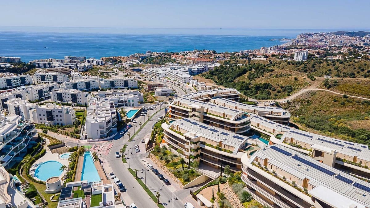 2 soveværelse Lejlighed til salg i Fuengirola med swimmingpool - € 695.000 (Ref: 9976226)