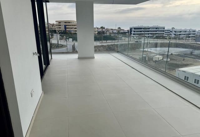 3 bedroom Apartment for sale in Fuengirola with pool - € 679,000 (Ref: 9976228)
