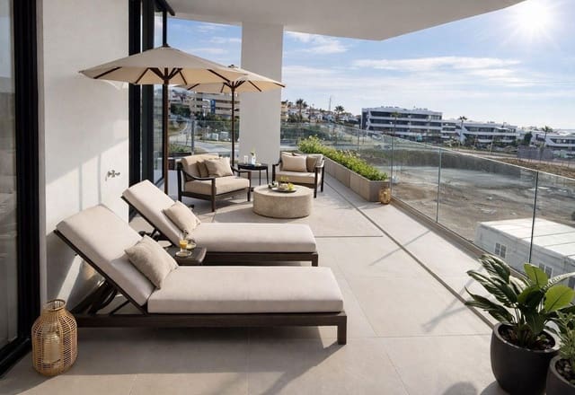 3 bedroom Apartment for sale in Fuengirola with pool - € 679,000 (Ref: 9976228)