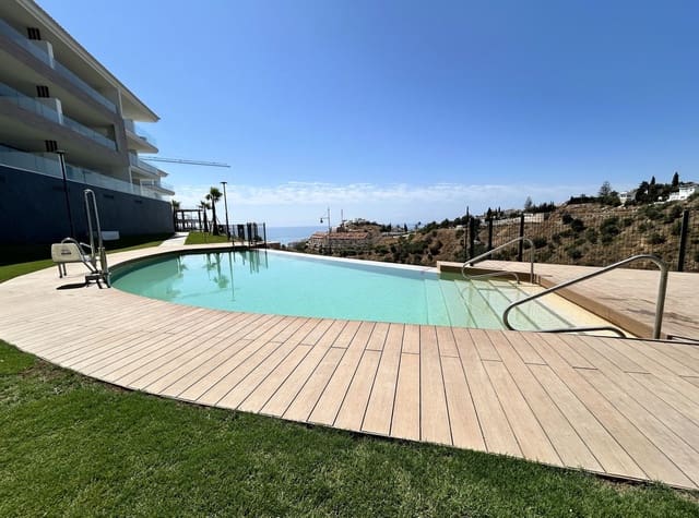 3 bedroom Apartment for sale in Fuengirola with pool - € 679,000 (Ref: 9976228)