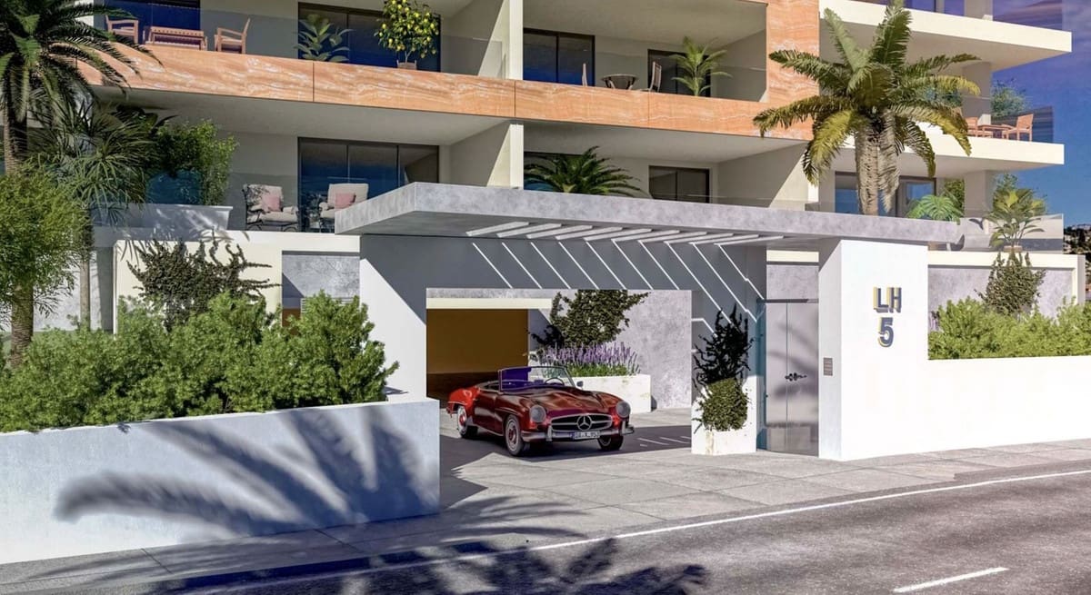 3 bedroom Apartment for sale in Fuengirola with pool - € 679,000 (Ref: 9976228)