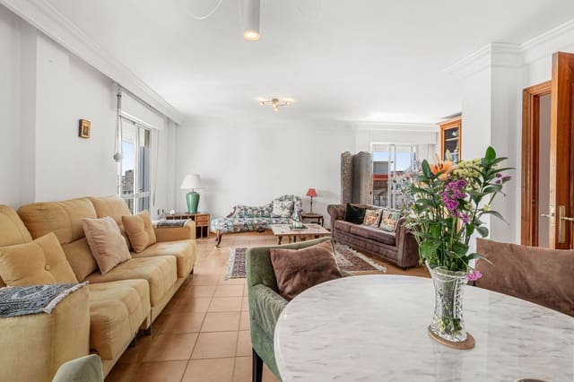 6 Zimmer Apartment zu verkaufen in Estepona - 670.000 € (Ref: 9976230)