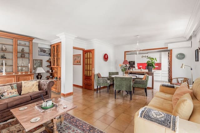 6 Zimmer Apartment zu verkaufen in Estepona - 670.000 € (Ref: 9976230)