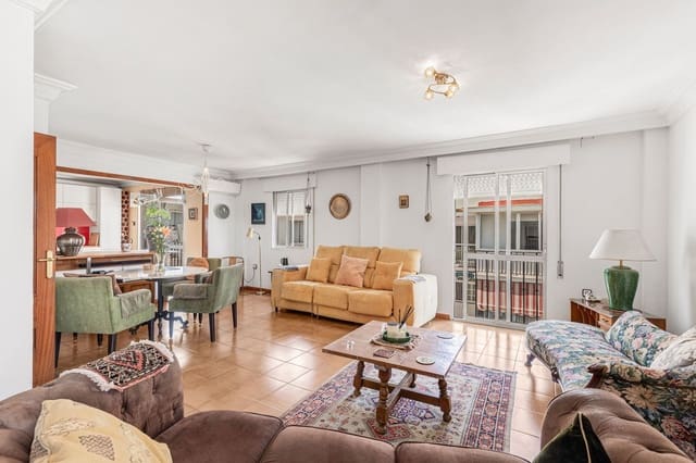 6 Zimmer Apartment zu verkaufen in Estepona - 670.000 € (Ref: 9976230)