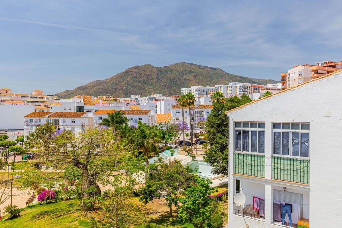 6 Zimmer Apartment zu verkaufen in Estepona - 670.000 € (Ref: 9976230)