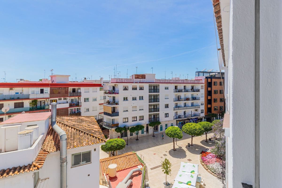 6 Zimmer Apartment zu verkaufen in Estepona - 670.000 € (Ref: 9976230)