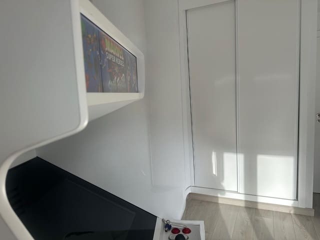 4 Zimmer Apartment zu verkaufen in Estepona mit Pool Garage - 745.000 € (Ref: 9976234)