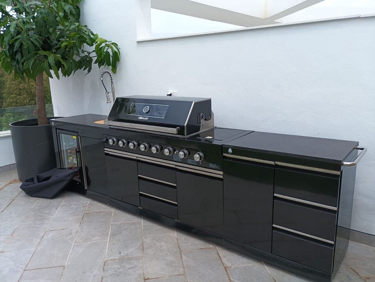 4 Zimmer Apartment zu verkaufen in Estepona mit Pool Garage - 745.000 € (Ref: 9976234)