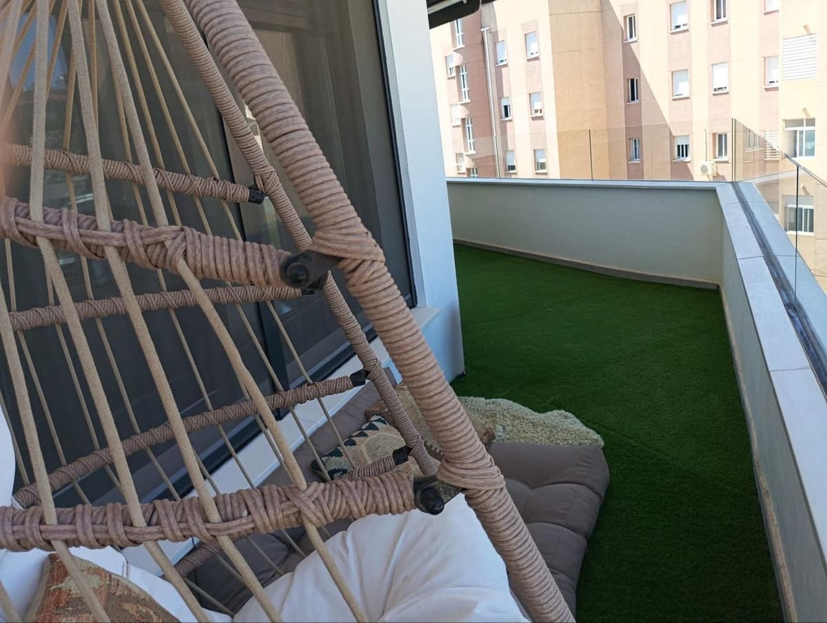 4 Zimmer Apartment zu verkaufen in Estepona mit Pool Garage - 745.000 € (Ref: 9976234)
