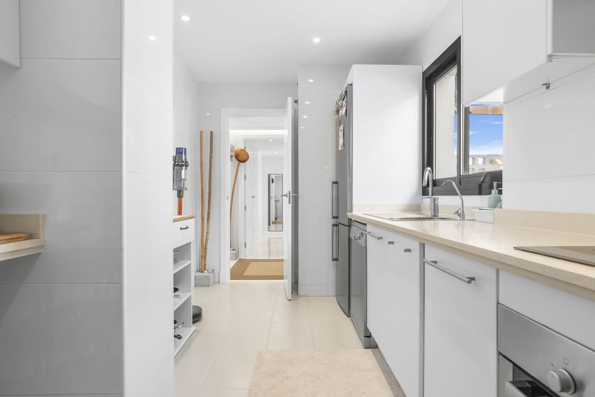 3 slaapkamer Appartement te koop in Casares met zwembad garage - € 710.500 (Ref: 9976235)