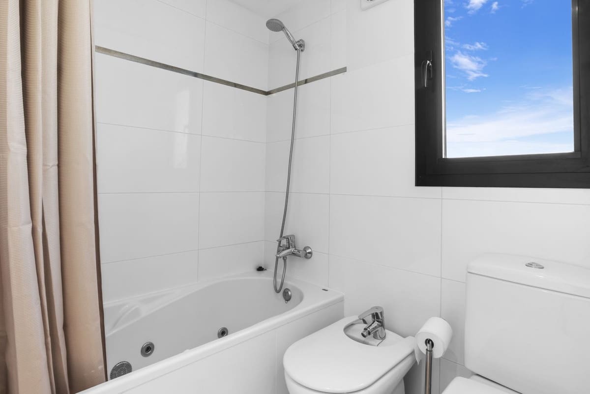 3 slaapkamer Appartement te koop in Casares met zwembad garage - € 710.500 (Ref: 9976235)