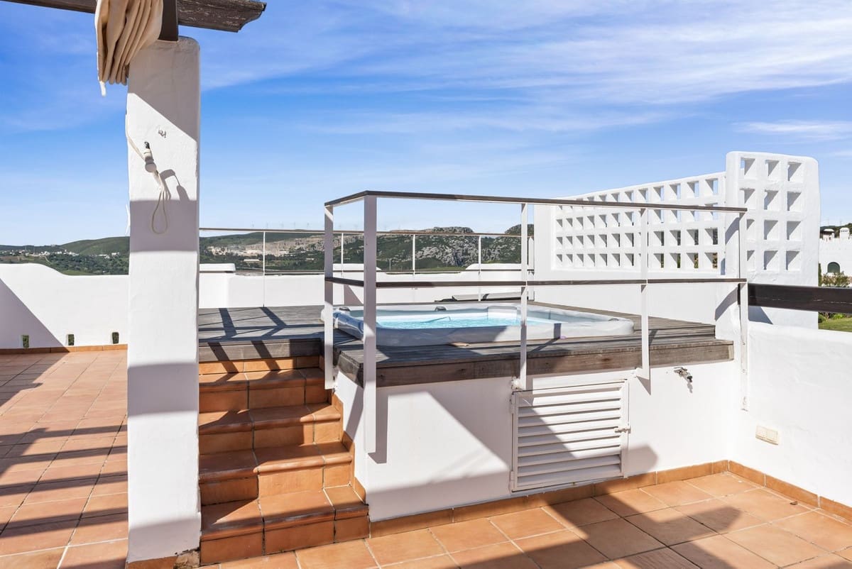 3 slaapkamer Appartement te koop in Casares met zwembad garage - € 710.500 (Ref: 9976235)