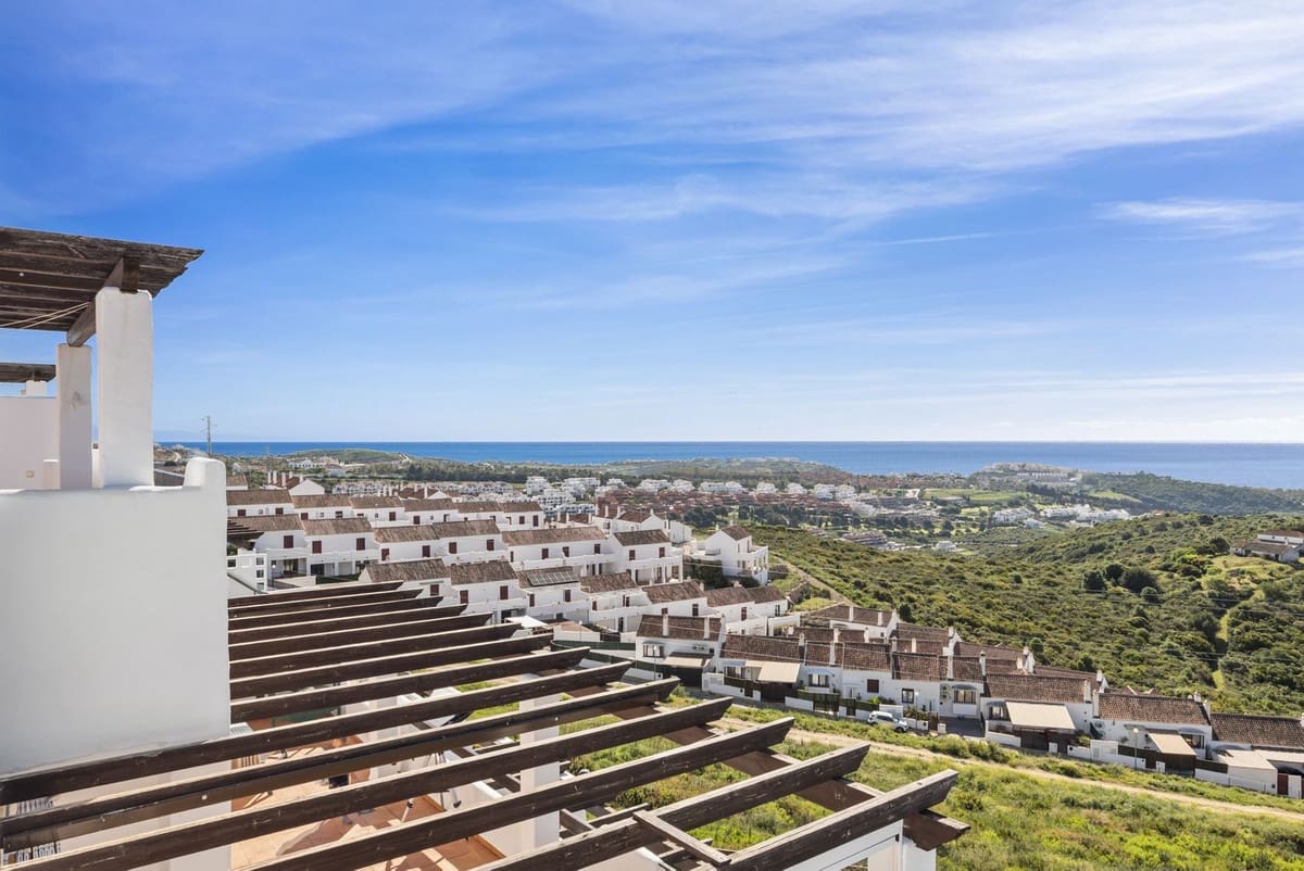 3 slaapkamer Appartement te koop in Casares met zwembad garage - € 710.500 (Ref: 9976235)