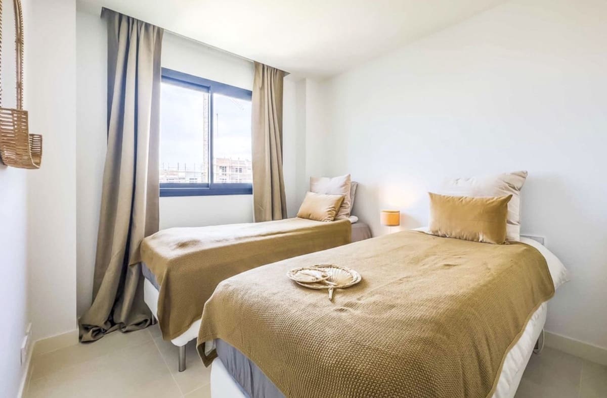 2 quarto Apartamento para venda em Fuengirola com piscina - 675 000 € (Ref: 9976237)