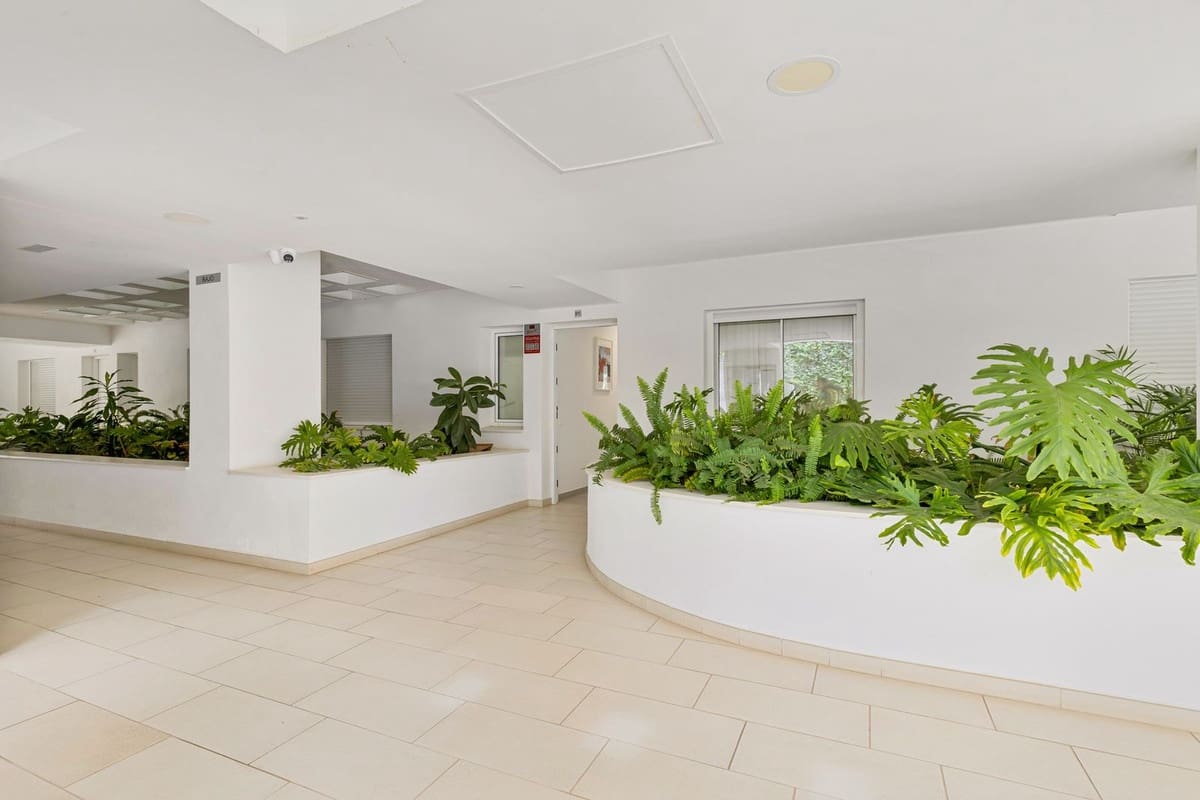 3 soveværelse Lejlighed til salg i Benalmadena Costa med swimmingpool garage - € 675.000 (Ref: 9976242)
