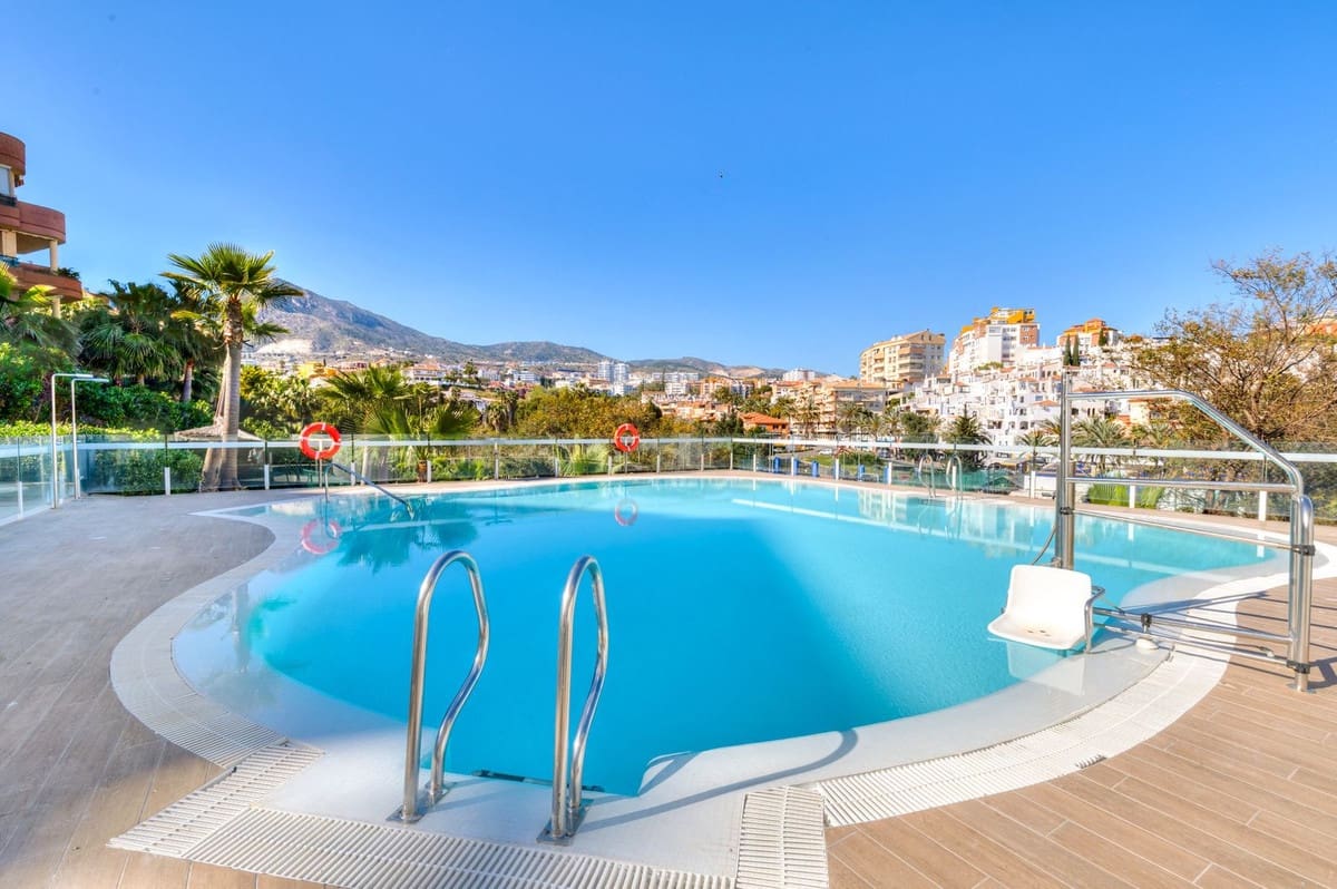 3 soveværelse Lejlighed til salg i Benalmadena Costa med swimmingpool garage - € 675.000 (Ref: 9976242)