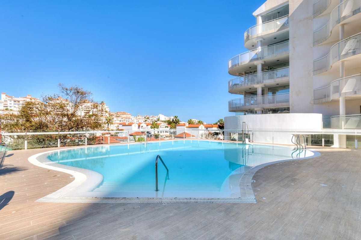 3 soveværelse Lejlighed til salg i Benalmadena Costa med swimmingpool garage - € 675.000 (Ref: 9976242)