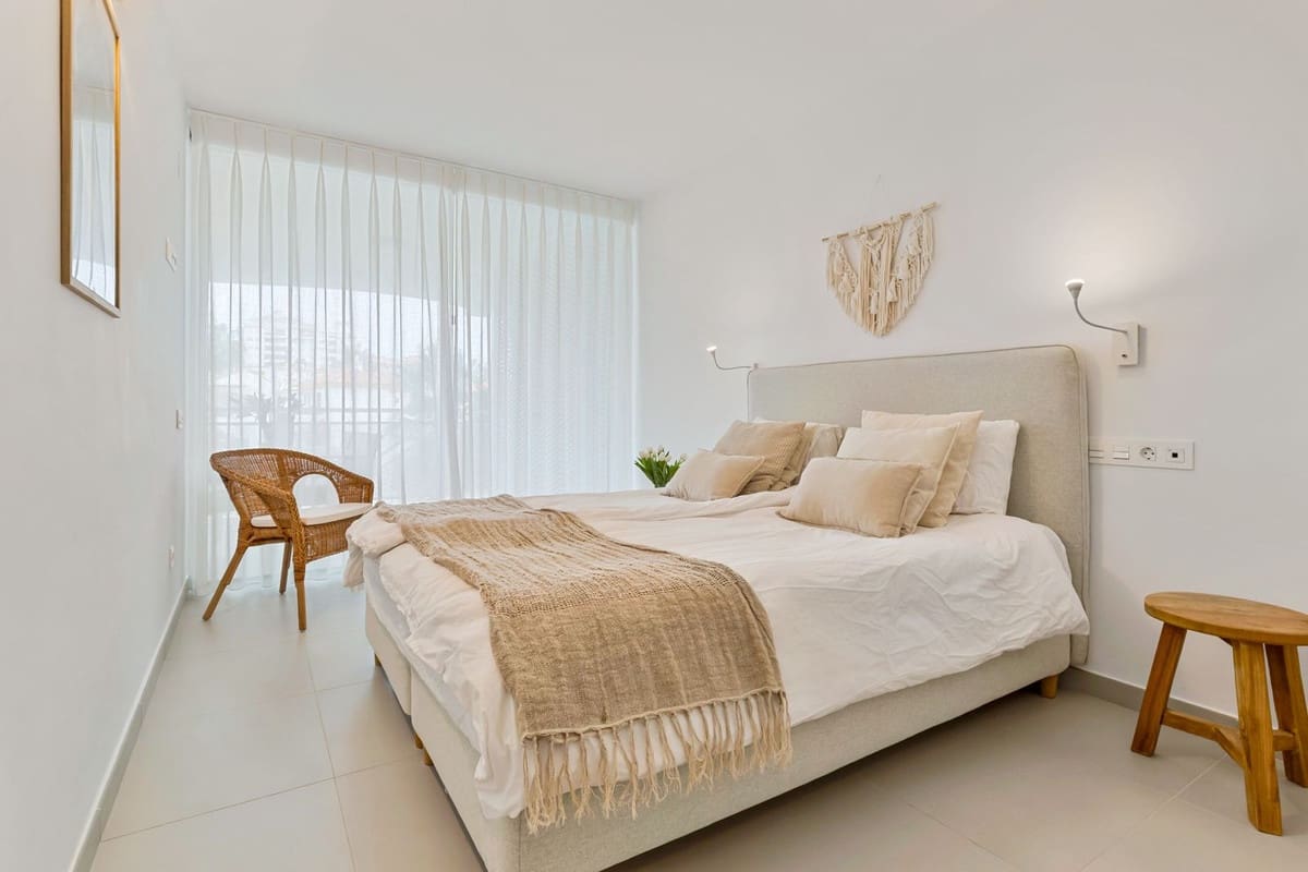3 soveværelse Lejlighed til salg i Benalmadena Costa med swimmingpool garage - € 675.000 (Ref: 9976242)