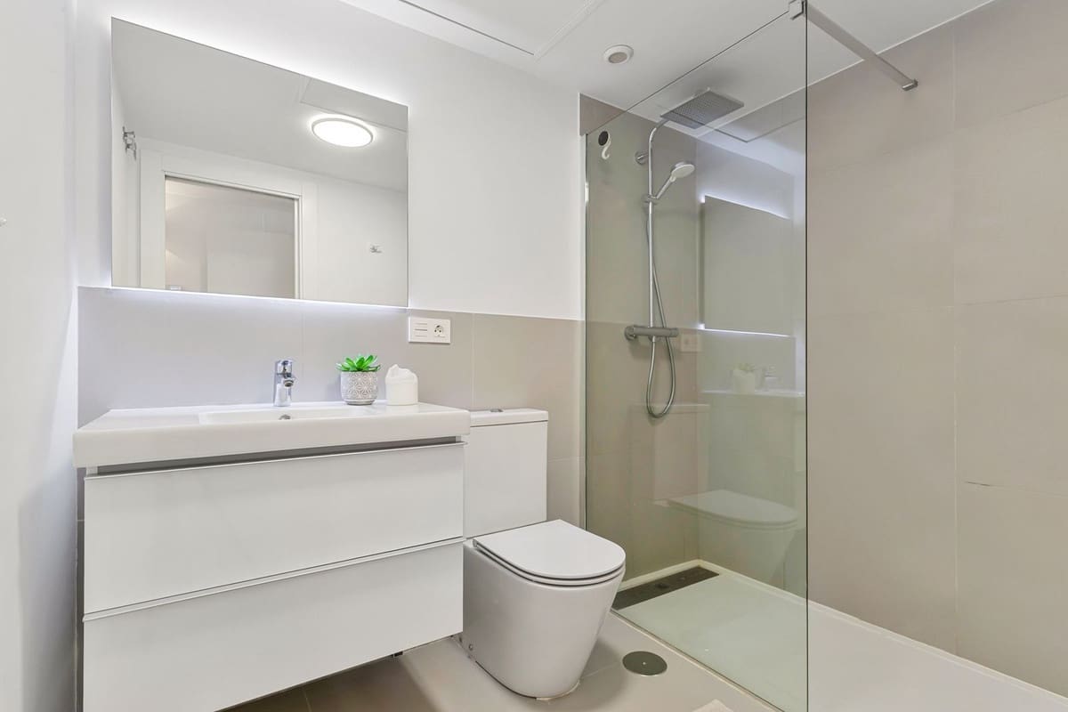 3 soveværelse Lejlighed til salg i Benalmadena Costa med swimmingpool garage - € 675.000 (Ref: 9976242)