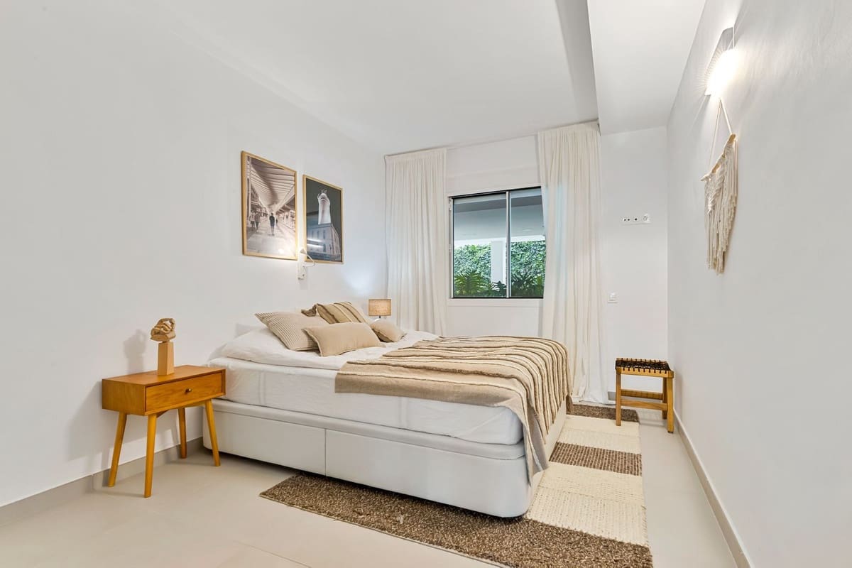 3 soveværelse Lejlighed til salg i Benalmadena Costa med swimmingpool garage - € 675.000 (Ref: 9976242)