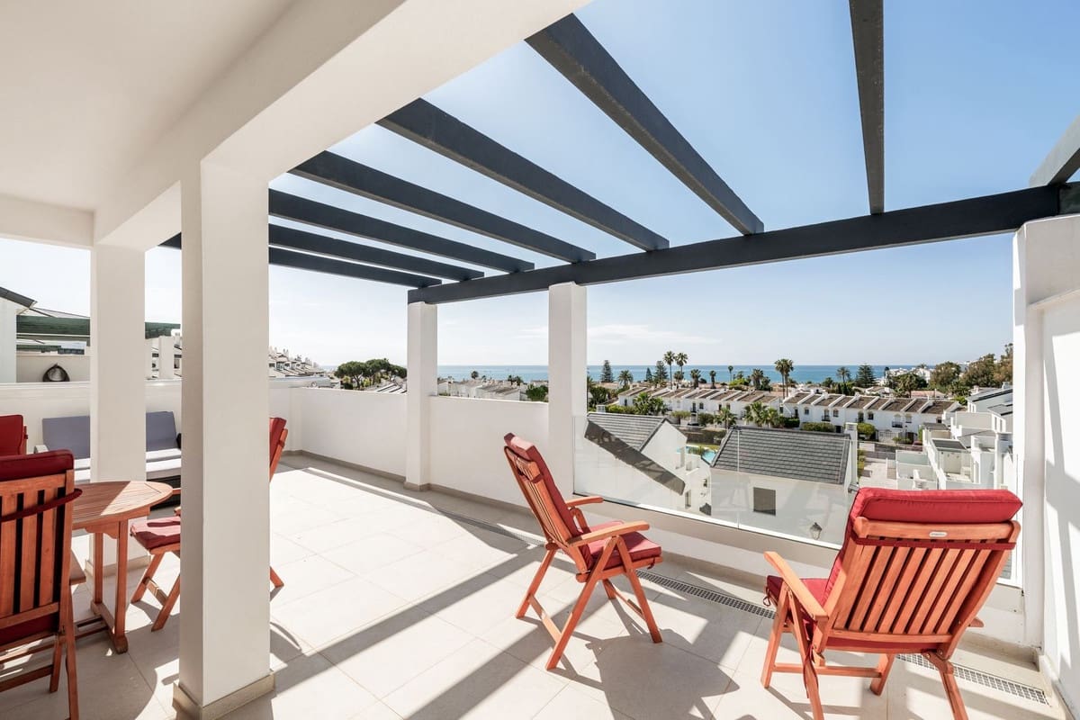 3 sovrum Lägenhet till salu i Estepona med pool - 650 000 € (Ref: 9976243)
