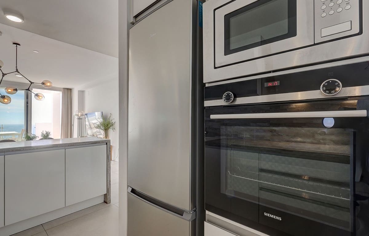 3 soveværelse Lejlighed til salg i Benalmadena med swimmingpool - € 680.000 (Ref: 9976244)