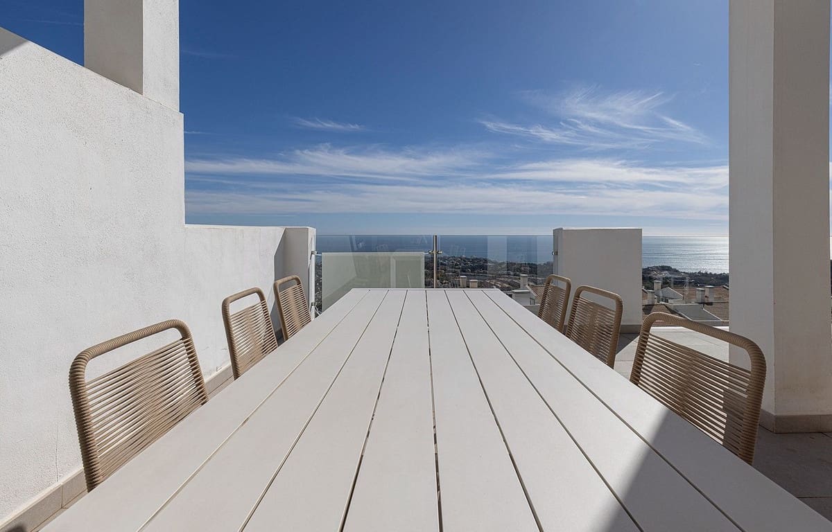 3 soveværelse Lejlighed til salg i Benalmadena med swimmingpool - € 680.000 (Ref: 9976244)