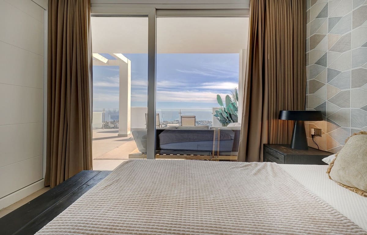 3 soveværelse Lejlighed til salg i Benalmadena med swimmingpool - € 680.000 (Ref: 9976244)