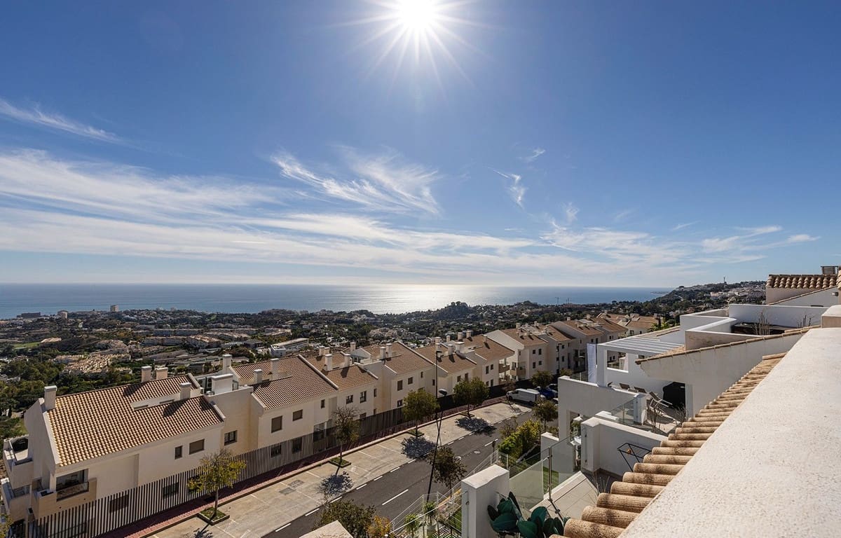 3 soveværelse Lejlighed til salg i Benalmadena med swimmingpool - € 680.000 (Ref: 9976244)