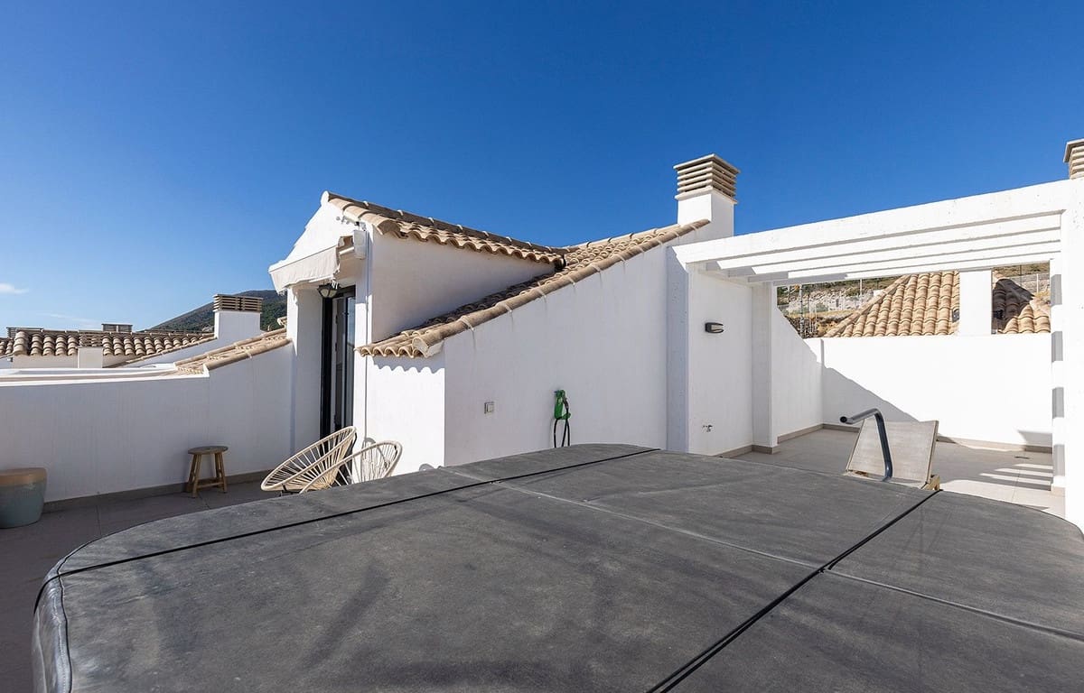 3 soveværelse Lejlighed til salg i Benalmadena med swimmingpool - € 680.000 (Ref: 9976244)