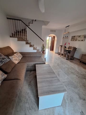 4 soverom Hus til salgs i Marbella med svømmebasseng garasje - € 673 000 (Ref: 9976247)