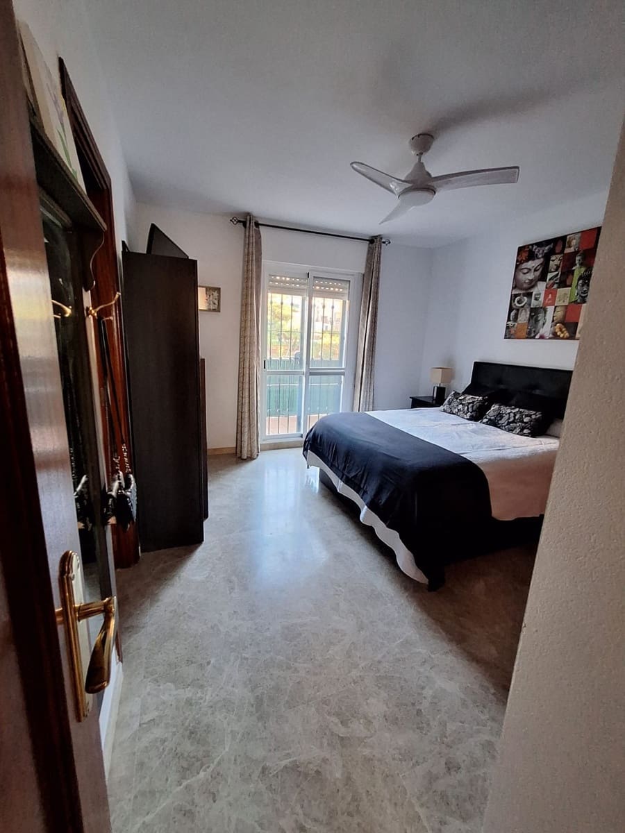 4 soverom Hus til salgs i Marbella med svømmebasseng garasje - € 673 000 (Ref: 9976247)