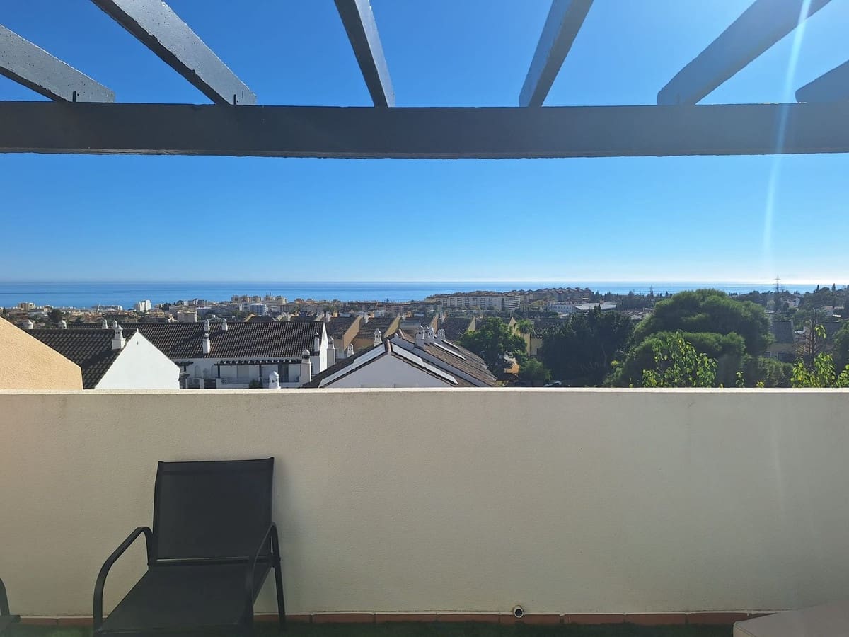 4 soverom Hus til salgs i Marbella med svømmebasseng garasje - € 673 000 (Ref: 9976247)