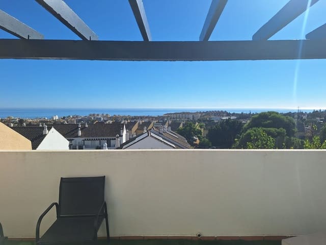 4 soverom Hus til salgs i Marbella med svømmebasseng garasje - € 673 000 (Ref: 9976247)