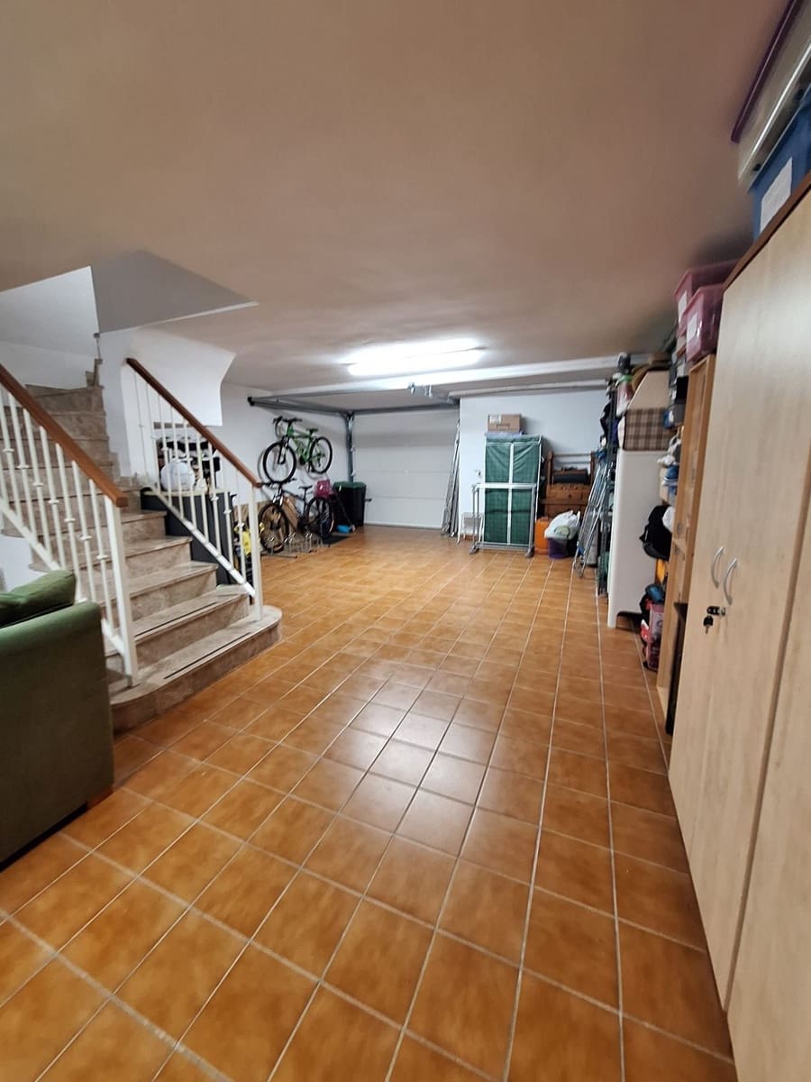 4 soverom Hus til salgs i Marbella med svømmebasseng garasje - € 673 000 (Ref: 9976247)
