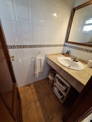 4 soverom Hus til salgs i Marbella med svømmebasseng garasje - € 673 000 (Ref: 9976247)